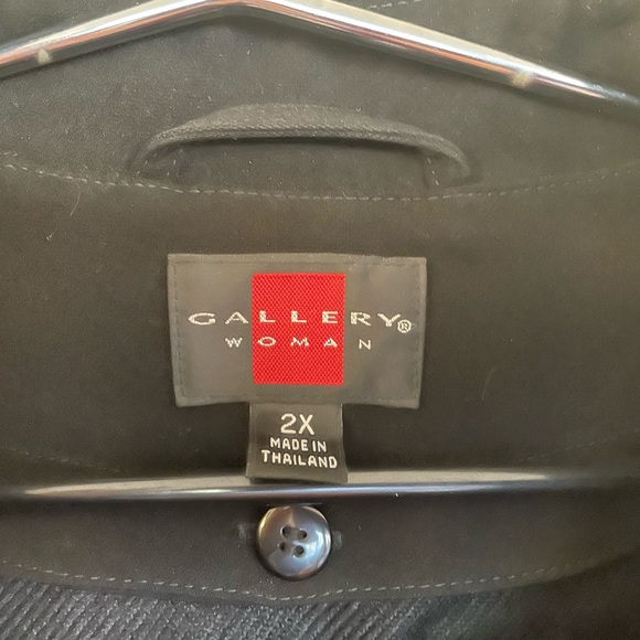 Gallery 2x black coat - Picture 2 of 5